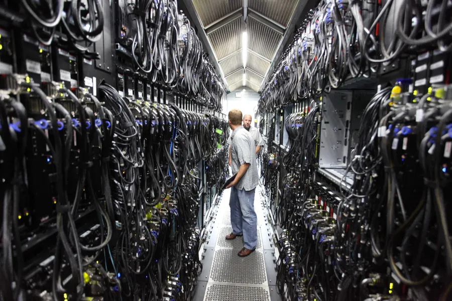 2024-12-25-01 free data center wallpaper 4k organized-cables-data-center-u44kwbay1qnjmjan.jpg