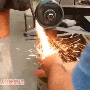 상남자의 손소독.gif