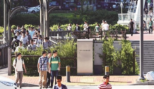 국내 IT 업계가 모여 있는 경기도 성남시 분당구 판교디지털밸리의 출근길. 조선일보 DB